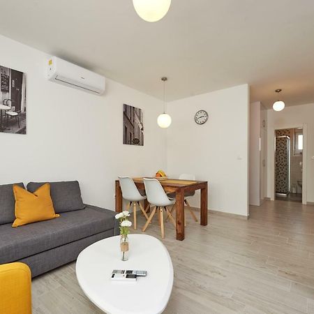 City Apartment Magdalena Трогир Екстериор снимка