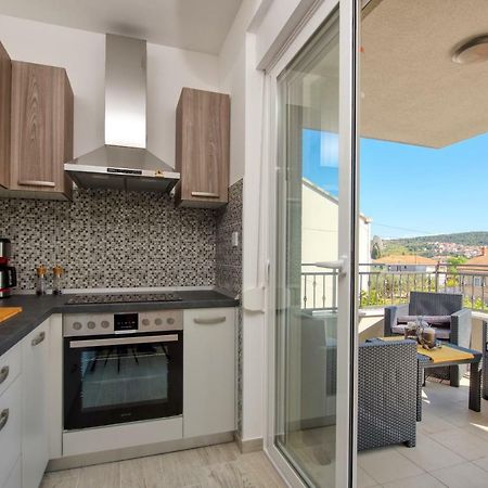 City Apartment Magdalena Трогир Екстериор снимка